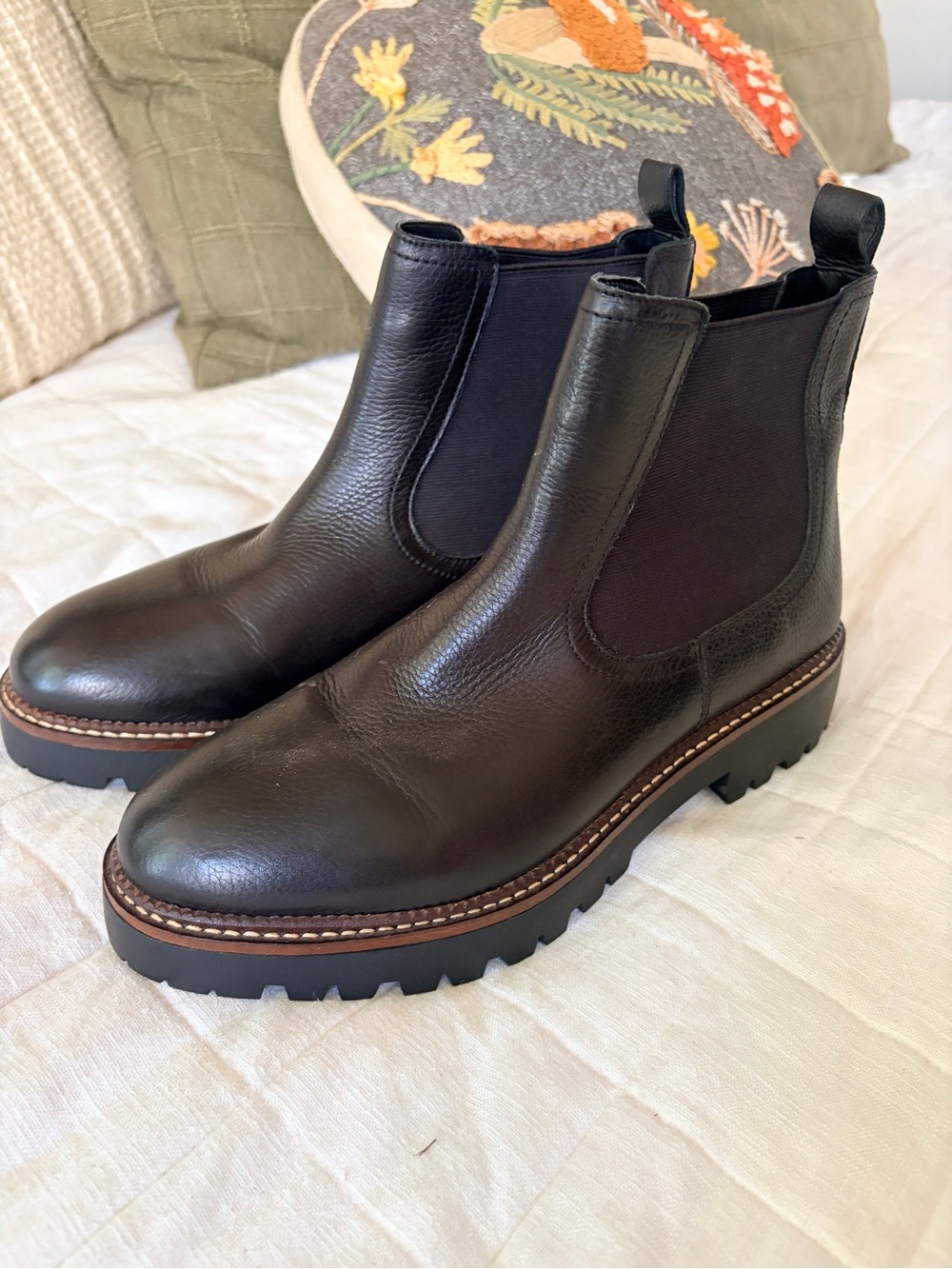 Nordstrom Women's Black Leather Chelsea Lug Sole Booties